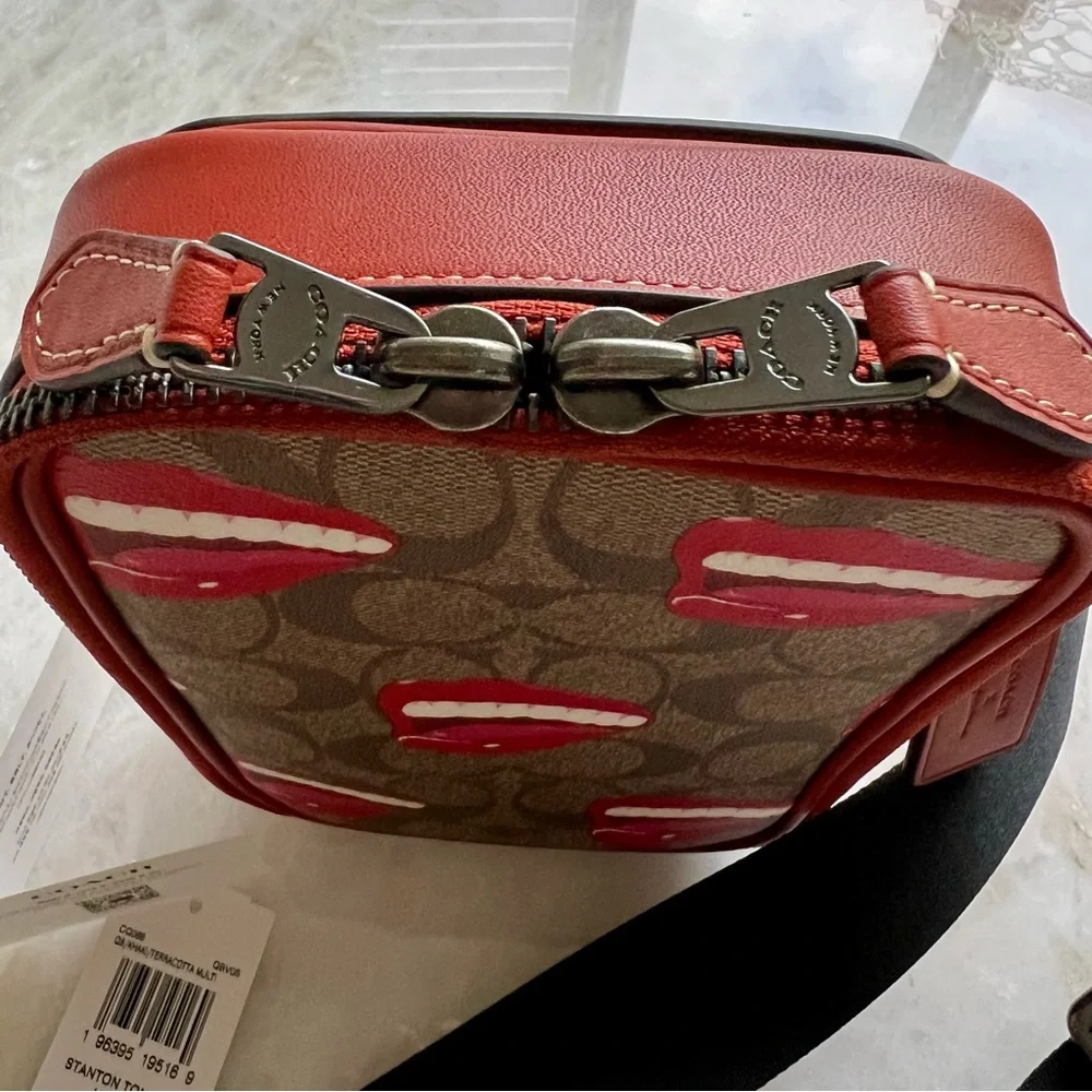 COACH X Tom Wesselmann Red Lips Crossbody 👄😃 - Picture 3 of 8